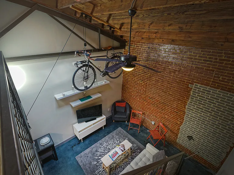 631 Campbell Ave SW — Photo 9