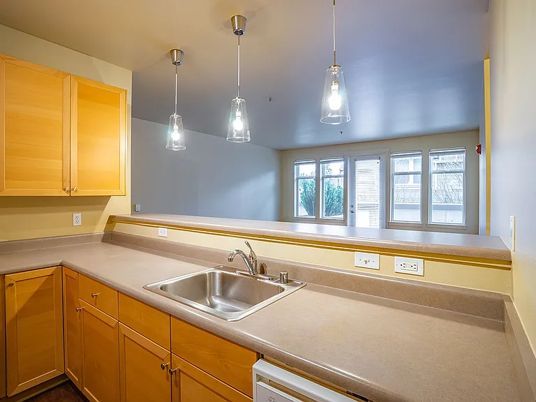 Saxe Apartments — Photo 46