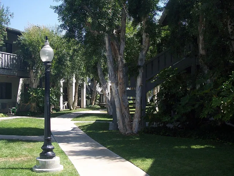 Cobblestone Park Apartments — Photo 28