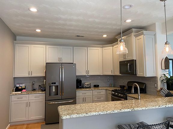 2nd image of 5612 Memorial Dr