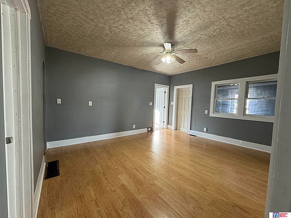 4th image of 310 Thayer St