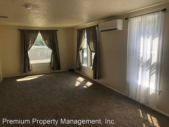 4th image of 1346 Waller St SE #7649622