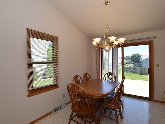 3rd image of 2721 E Forest Hill Ave
