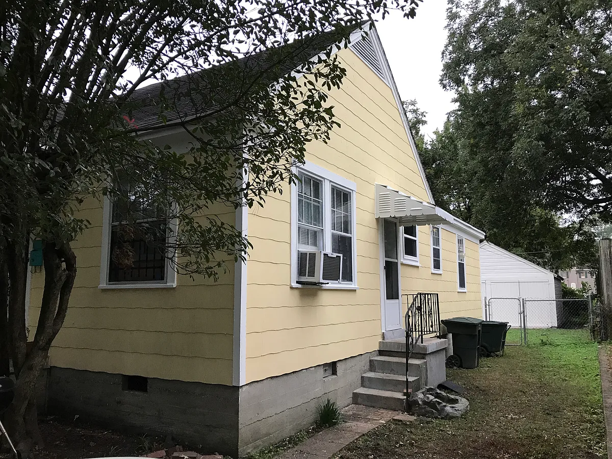 Building Photo - 2289 Monroe Ave