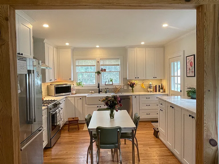 107 W Poplar Ave — Photo 5