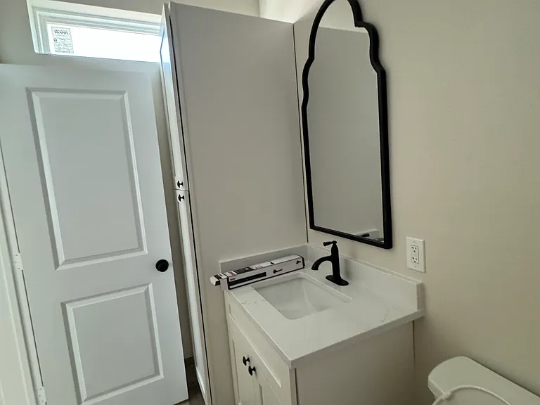 4000 Juno Dr — Photo 2