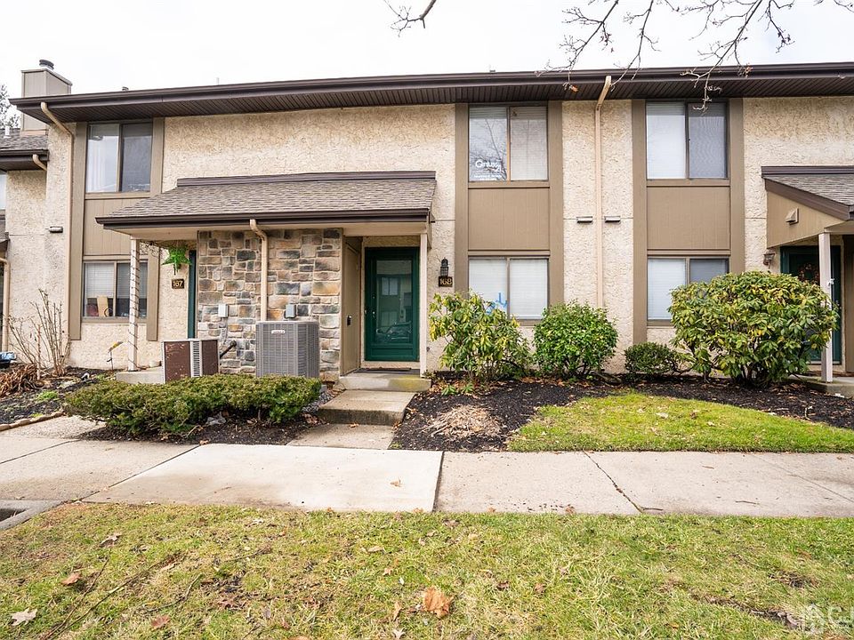 1st image of 168 Hampshire Dr