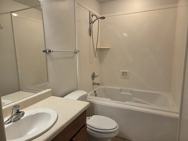 212 W Lyman Ln — Photo 18