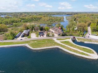 239 Portage Lakes Dr, Akron, OH 44319