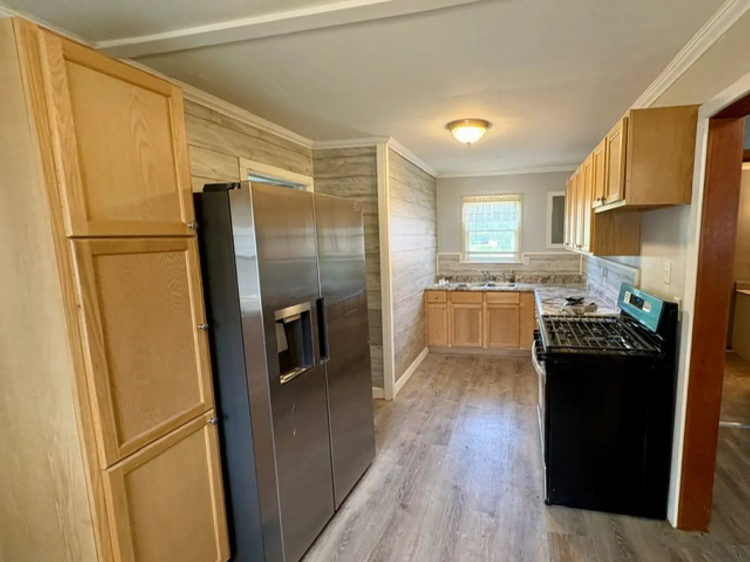 3 bed, 1200 sqft, $1,850 — Photo 2
