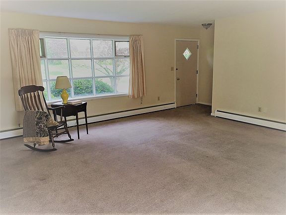 Living room w/bow window