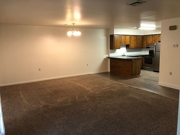 4th image of 1045 Westbury Cir