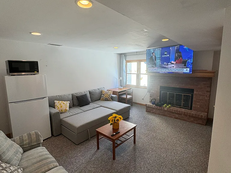 7S485 Lynn Dr — Photo 48