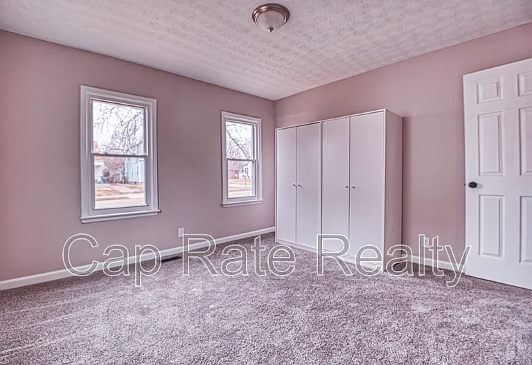 1143 Duxberry Ave — Photo 13