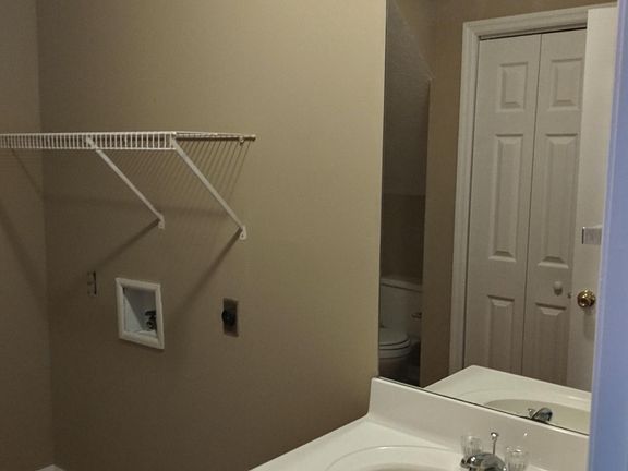 3rd image of 116 Manna Dr APT 2