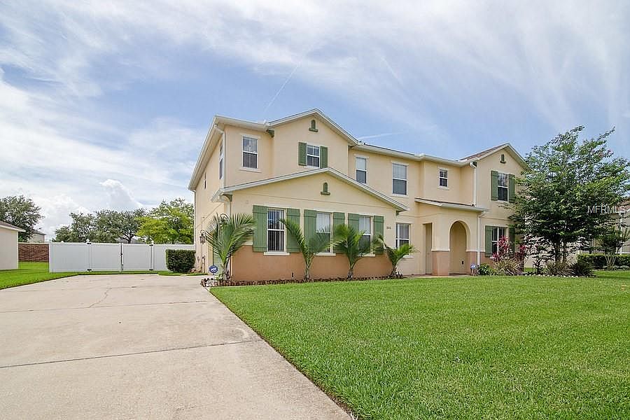 1st image of 300 Country Cottage Ln
