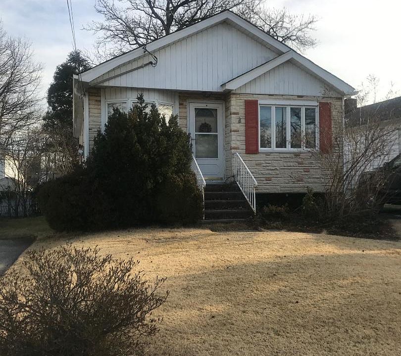 1st image of 11 Ramblewood Ave