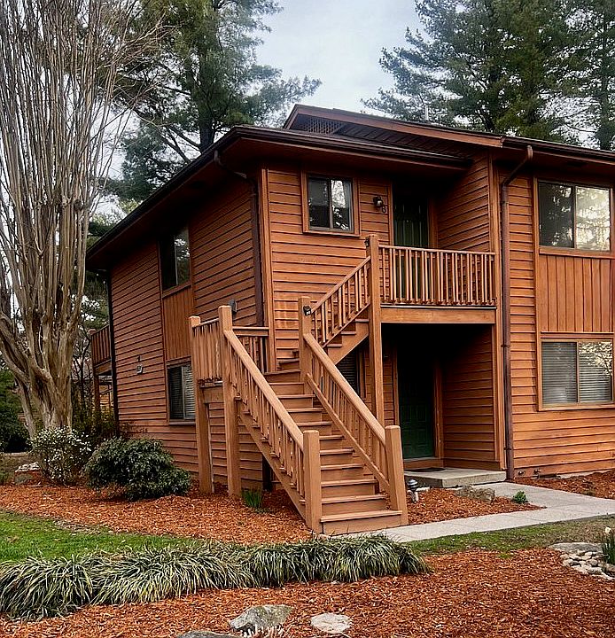 Welcome home to 551 Courtwood Lane