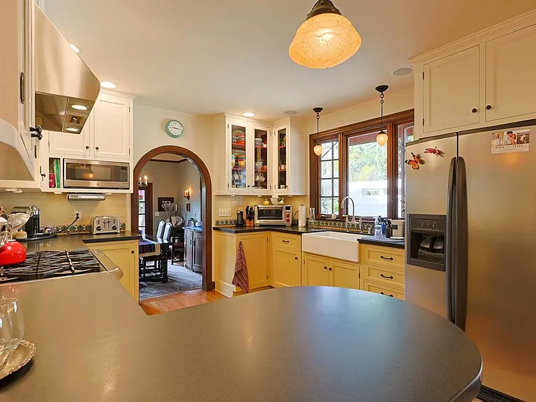 1027 Adella Ave — Photo 13