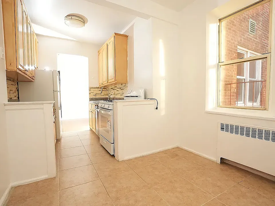 2566 Ocean Ave #F9