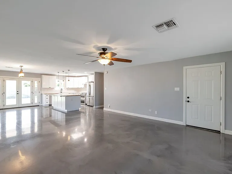 2801 N Granite Reef Rd — Photo 4