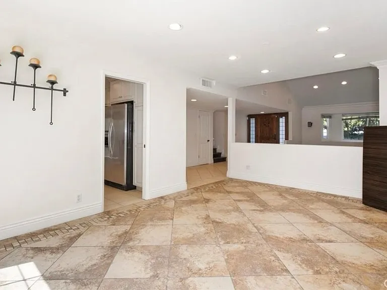 5954 Wilkinson Ave — Photo 27