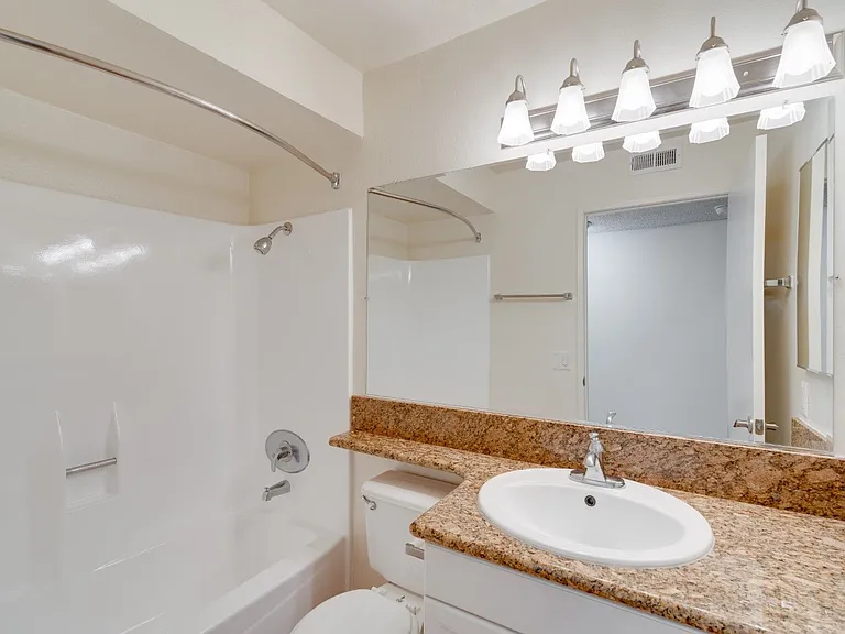 Bradbury Park Apartments — Photo 27