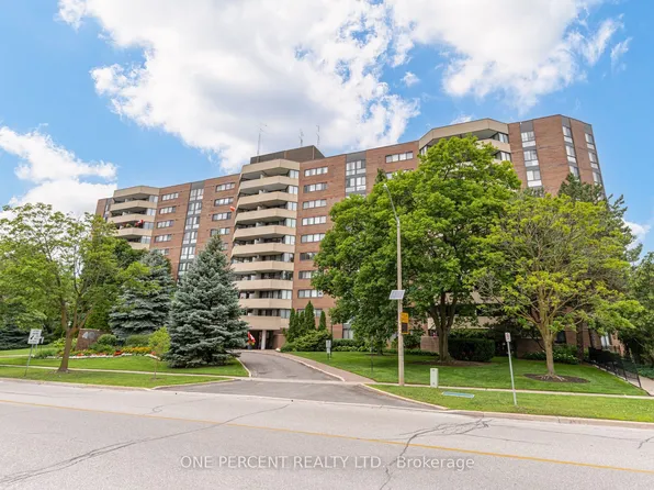 40 Baif Blvd #302, Richmond Hill, ON L4C 5M9