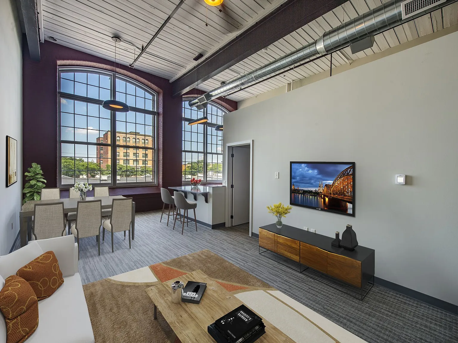 Pac10 Lofts — Photo 4