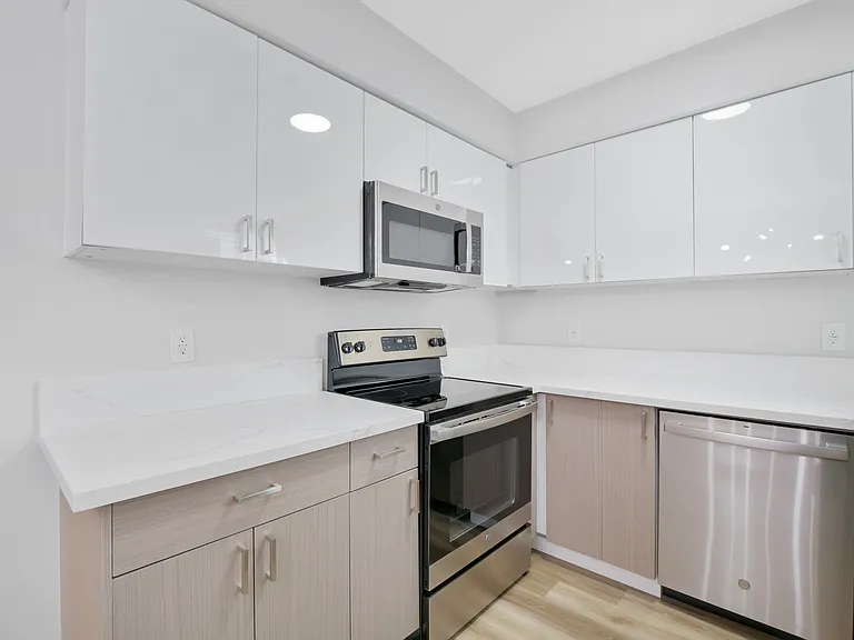 3650 Newton — Photo 8
