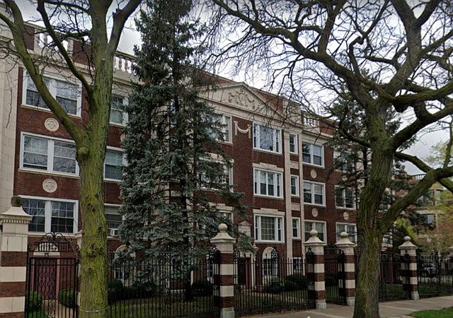 1st image of 4904 S Drexel Blvd #3