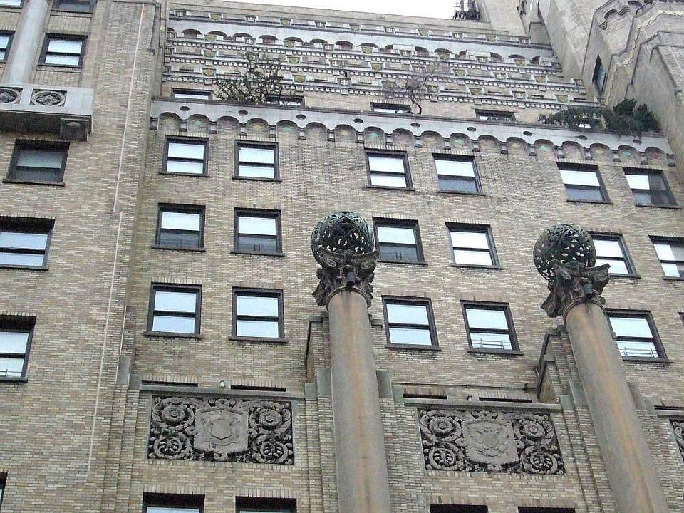 1st image of 253-263 W 73rd St #1B