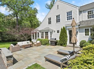 14 Crescent Rd, Riverside, CT 06878