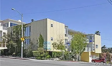 702 Manhattan Beach Blvd #J — Photo 17