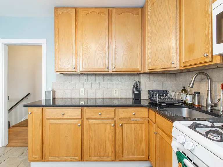 454 Leverington Ave #2 — Photo 7