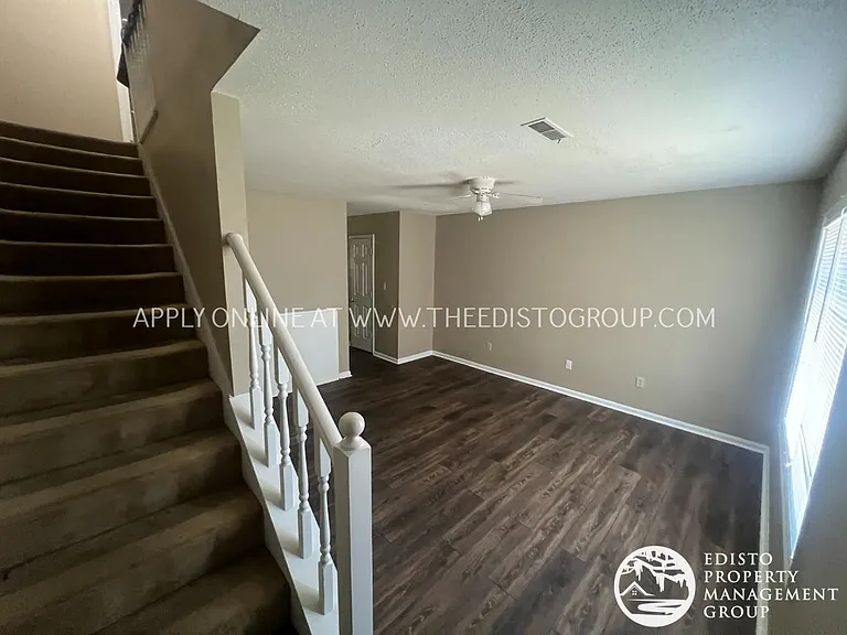 1303-1323 Williamsburg Ct — Photo 4