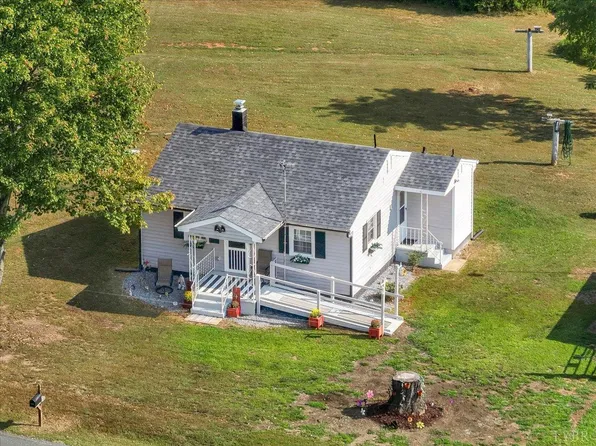 3684 Brights Rd, Gretna, VA 24557