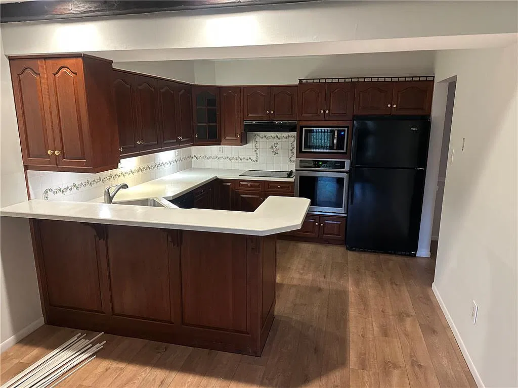 3 bed, 2.5 bath, 1768 sqft, $2,350 — Photo 2