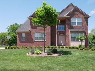 3759 Timbercrest Dr, Troy, MI 48083