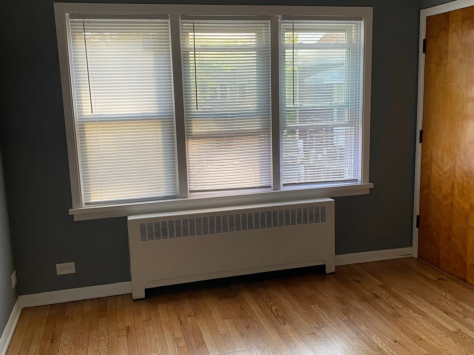 2 bed, $1,100 — Photo 1