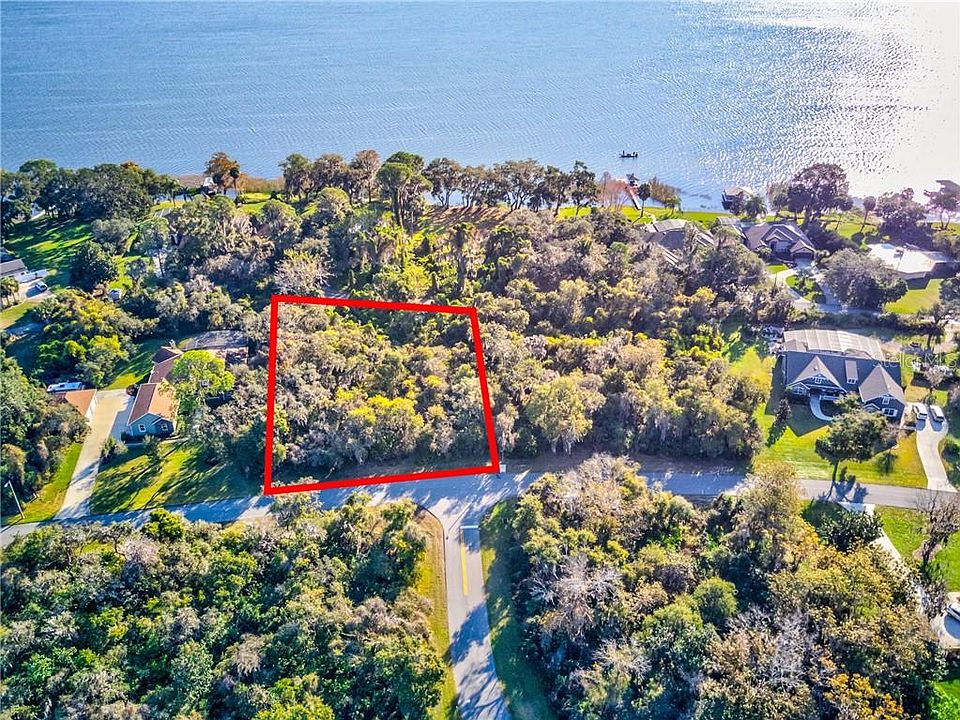 1st image of 16041 Acorn Cir