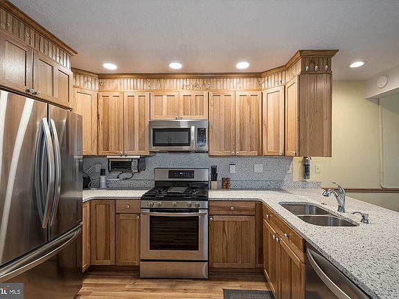 4th image of 9 Laurel Brook Dr Unit 9