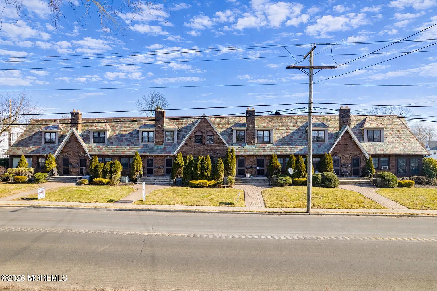 3 bed, 2.5 bath, 1376 sqft, $2,700 — Photo 1