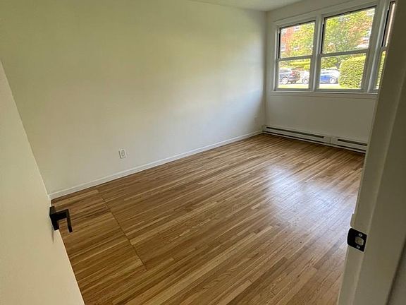 4th image of 30 Archer Ave APT 1C