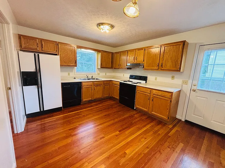 70 Franklin Parke Ct — Photo 5