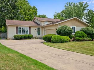20548 Holly Cir, Strongsville, OH 44149