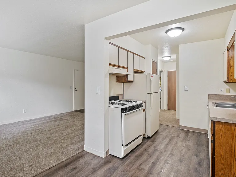 1457 Burke Ave NE — Photo 26