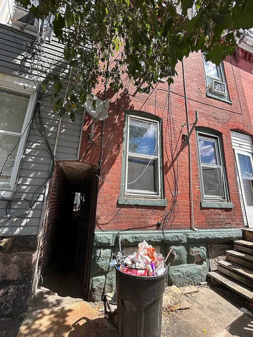 22 Houghton Ave — Photo 1