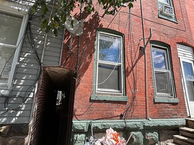 22 Houghton Ave — Photo 1