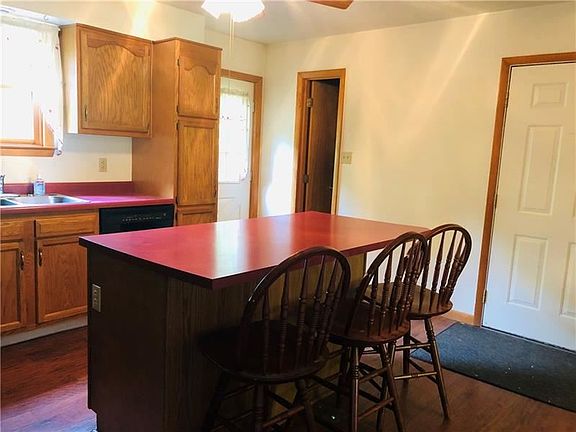 4th image of 107 Pine Dr